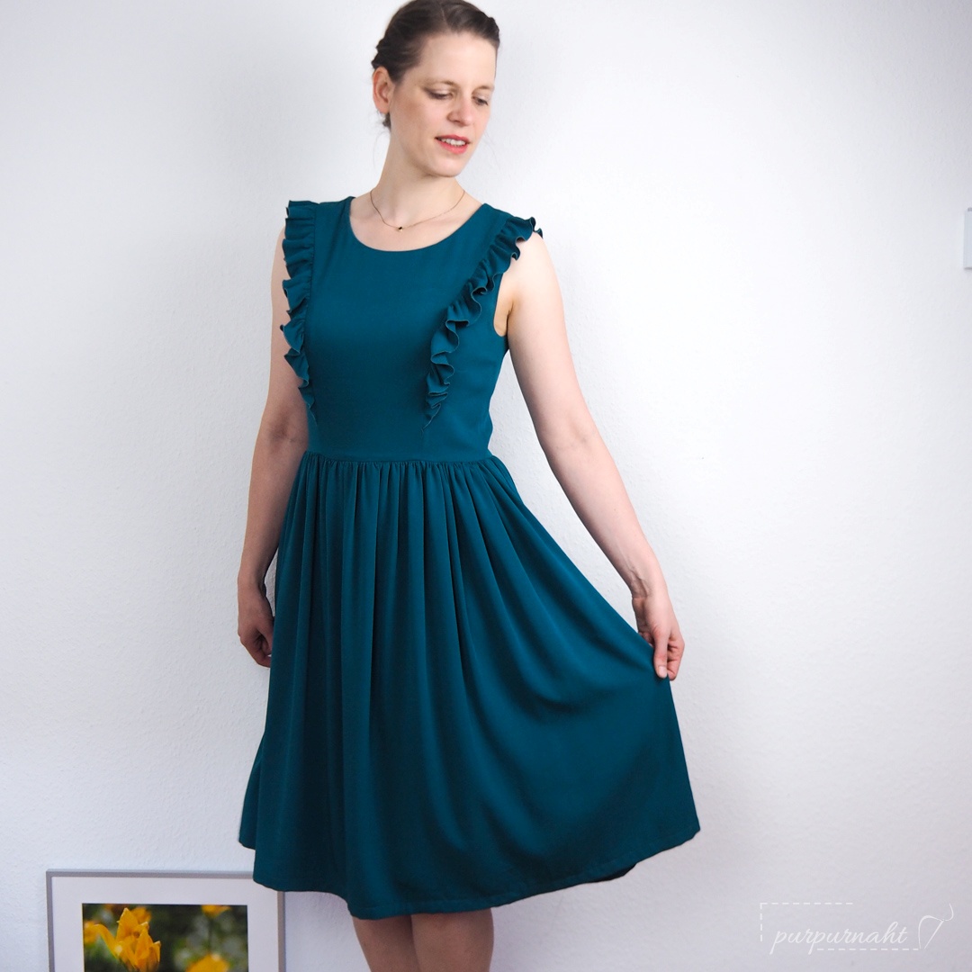 You are currently viewing Rüschen­kleid Cascada